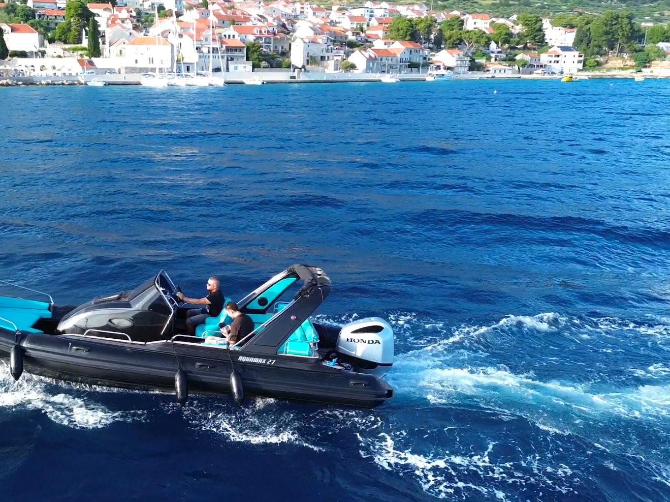 Aquamax B27 brzi gliser gumenjak s kabinom 13
