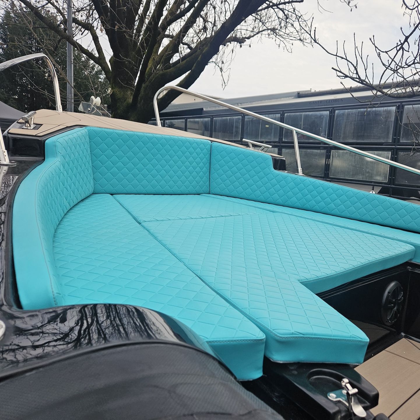 Veliki deck prostor